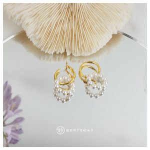 妙珍珠与金属双圈环绕造型耳环女耳扣简约设计ins复古系列