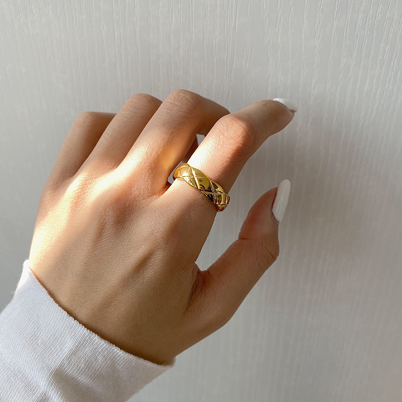 qimiao-小香风菱格纹戒指