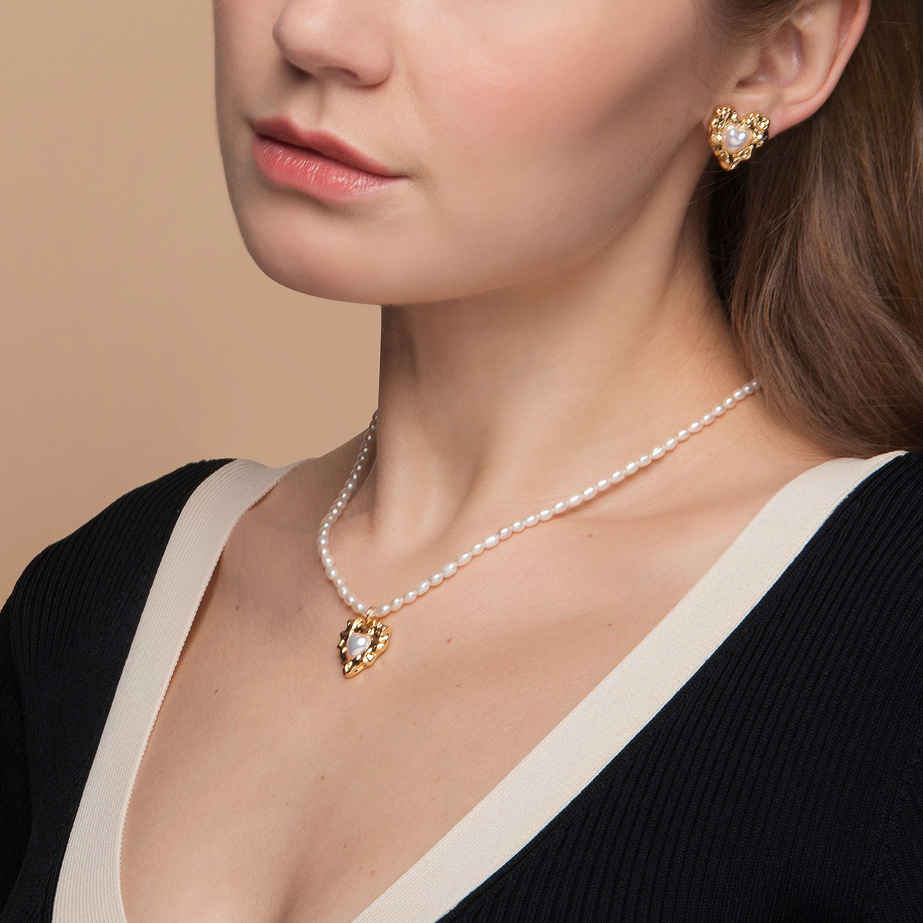 QM – 18k Gold Plated Heart Shape Pearl Stud Earrings